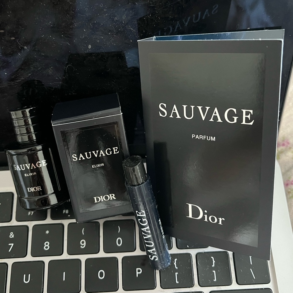NIB DIOR Sauvage Elixir Mini 7.5 ml/0.25 oz + 1ml/.03 oz Card